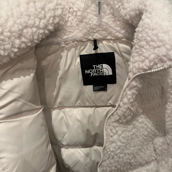 The North Face White Teddy Jacket - Picture 2 of 3